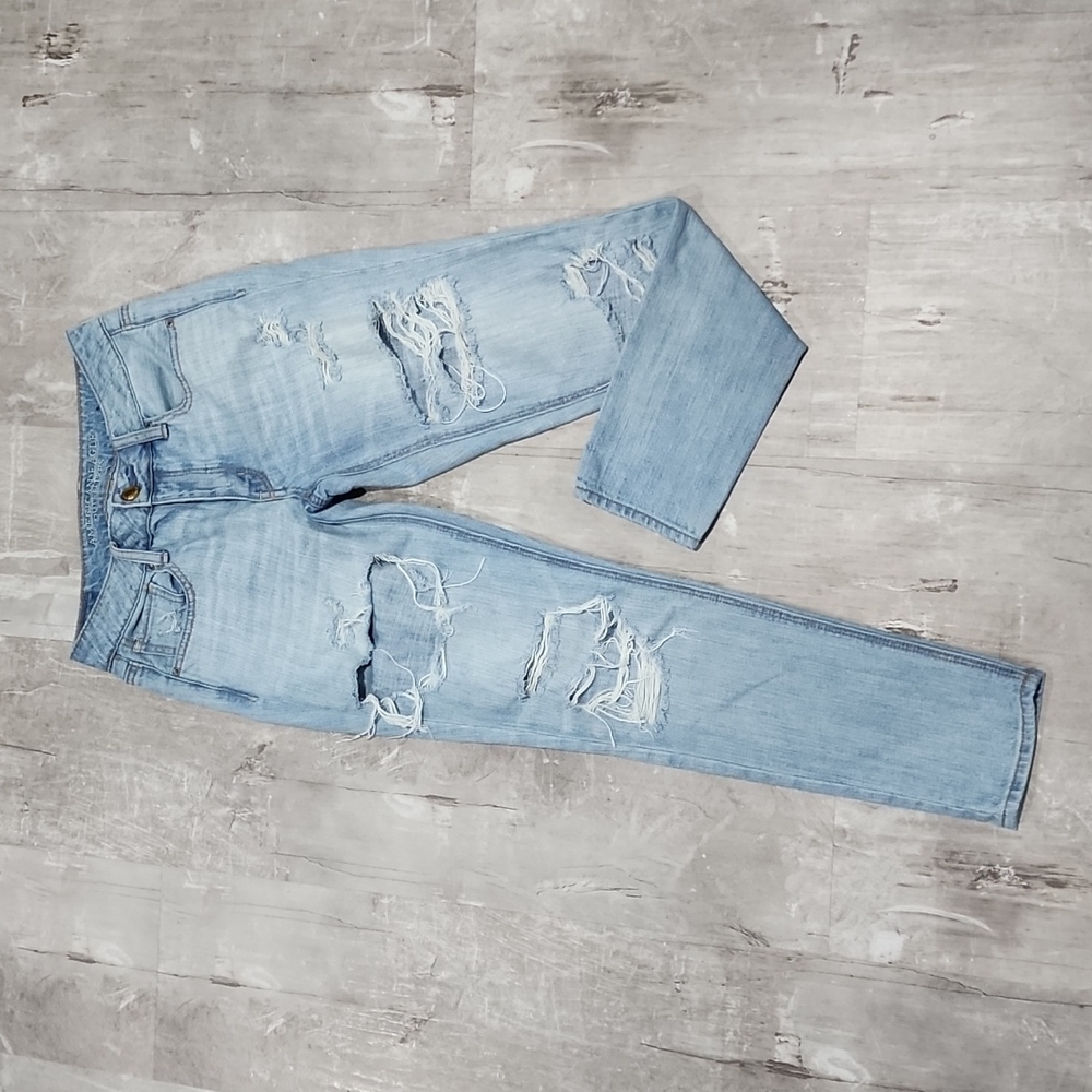 American Eagle Distressed Straight Jean